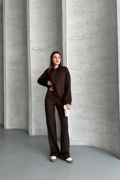 طقم بدلة رياضية بغطاء رأس من قماش المودال البني