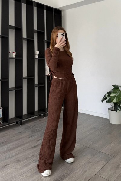 Kahverengi Yan Büzgü Detaylı Gofre İkili Takım
