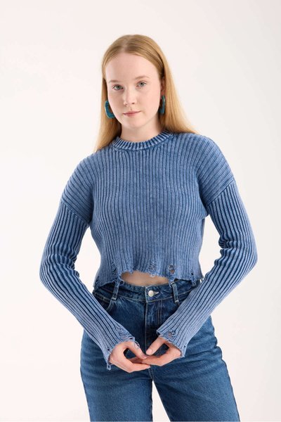 Mavi Yırtıklı Füme Triko Crop Kazak