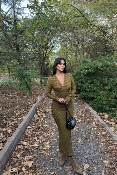 Green Long Reverse Stitch V-Neck Dress